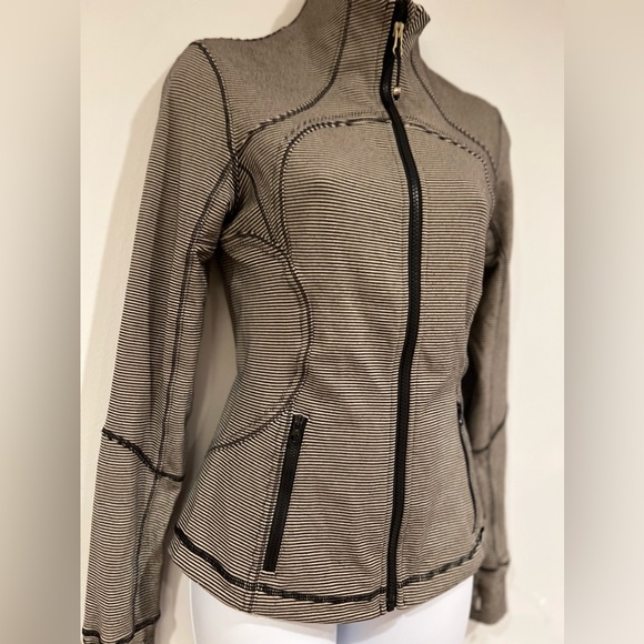 Lululemon RARE Forme jacket in tonka stripe - Picture 13 of 16